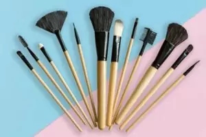 Read more about the article Makeup brushes that should be a part of your vanity!