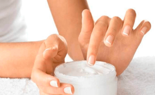 You are currently viewing What is a cuticle cream?